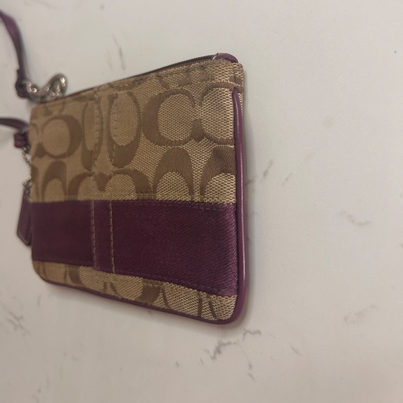 Coach Vintage Wristlet- EUC - Picture 11 of 15